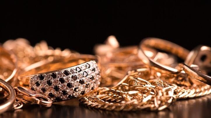 Jewelry buyers, Indian River Estates, Florida. estate liquidators. Updated 2025